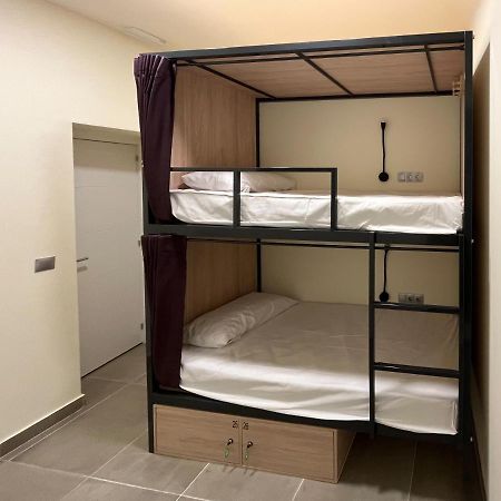 Multi Hostel Calvario มาดริด ภายนอก รูปภาพ