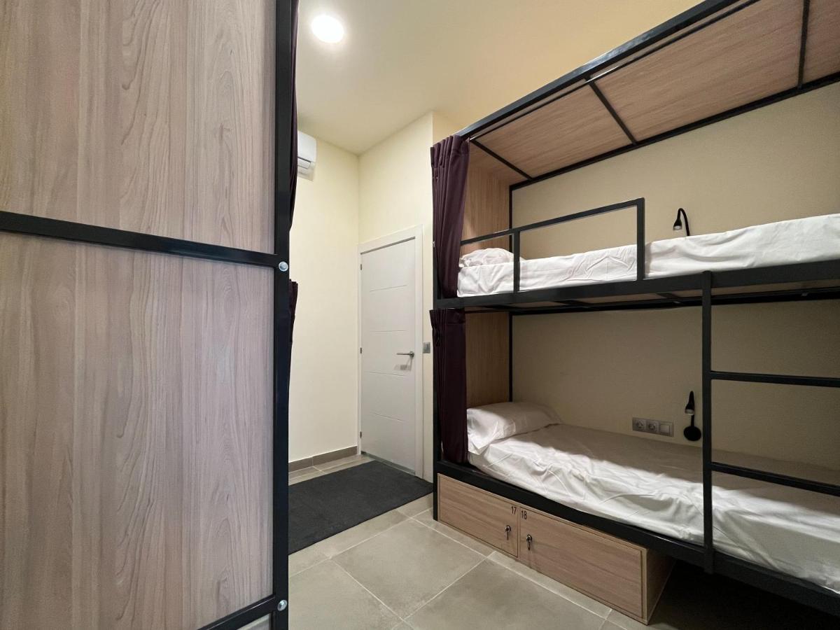 Multi Hostel Calvario มาดริด ภายนอก รูปภาพ